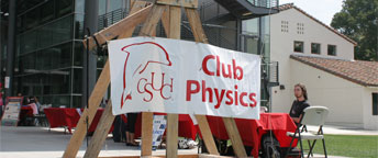 Display of the trebuchet built for Applied Physics project.